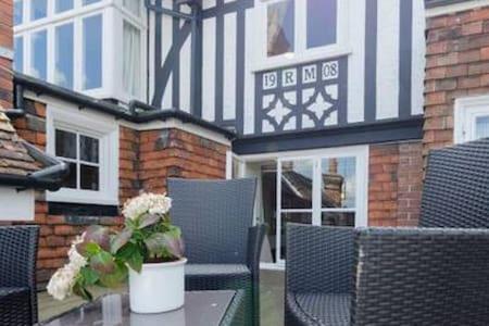 Number 5 Bed and Breakfast Rye Exteriör bild